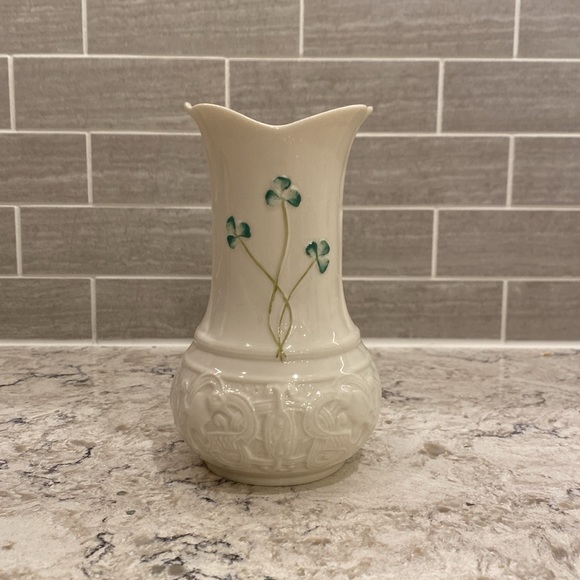 Belleek Vase - Picture 1 of 9